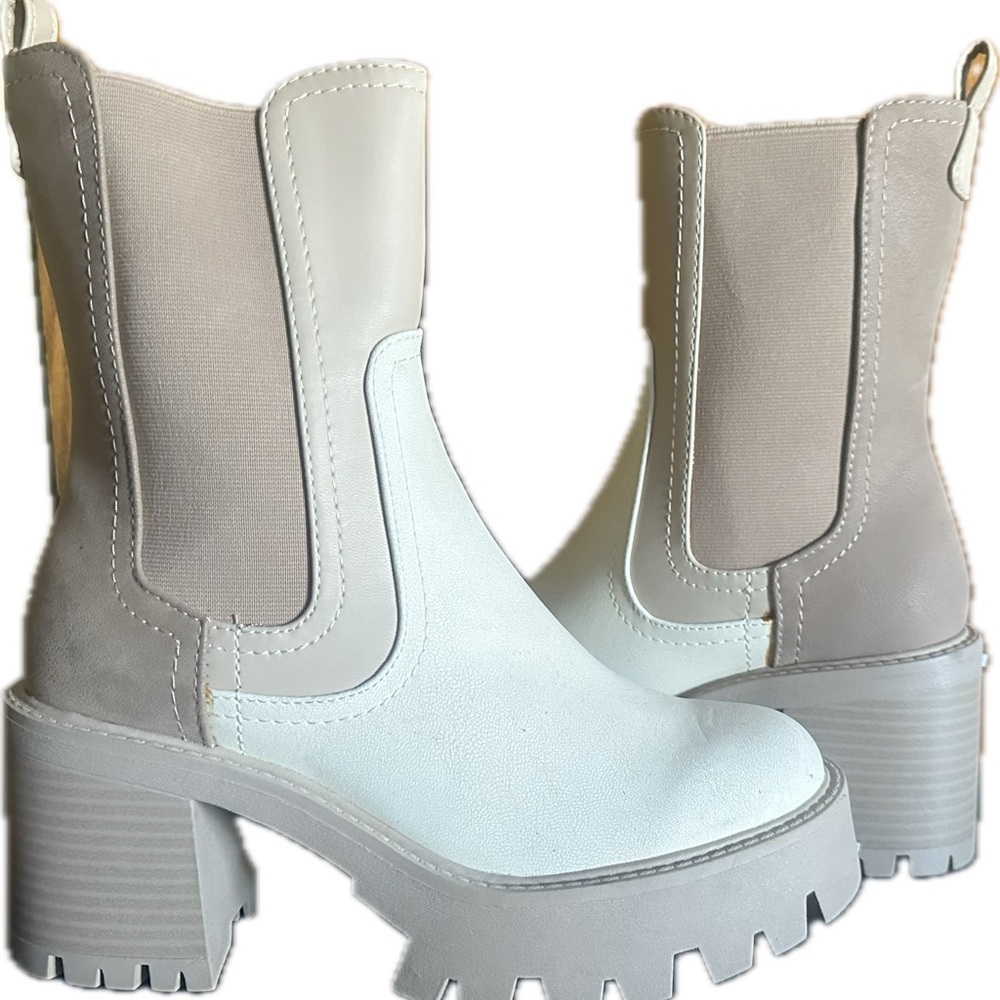 MIA Remi Boot- Cream and White size 6.5